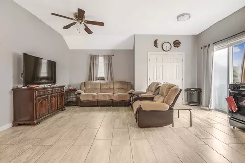 Living - 120 Plain St, Fall River, MA 02723 photo 2 of 5