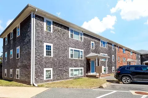 9 Edwards Ave #C6, Dennis, MA 02639