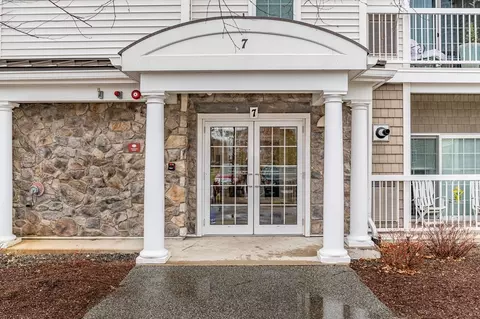 7 Augustus Ct #3004, Reading, MA 01867