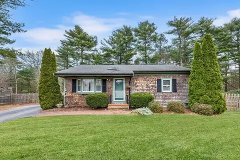 9 Frank Cutler Dr, Wareham, MA 02571 photo 2
