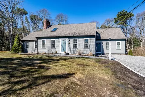 43 Pine St, Yarmouth, MA 02675