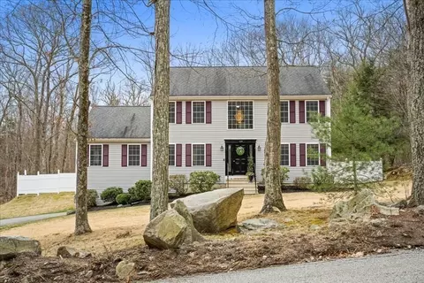 129 SE Main St, Douglas, MA 01516