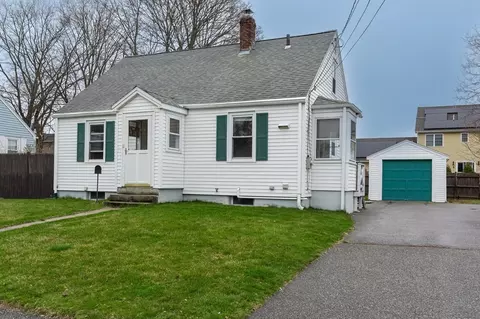 11 Colonial Rd, Woburn, MA 01801