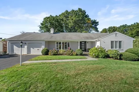 Exterior - 25 Crest Rd, Framingham, MA 01702 photo 3 of 4