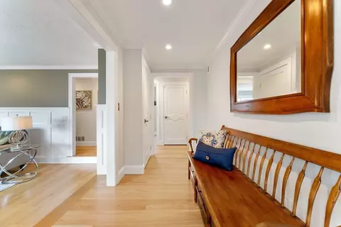 Entry Way - 25 Crest Rd, Framingham, MA 01702 photo 1 of 2