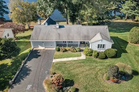25 Crest Rd, Framingham, MA 01702