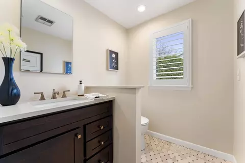 Bath - 25 Crest Rd, Framingham, MA 01702 photo 3 of 3