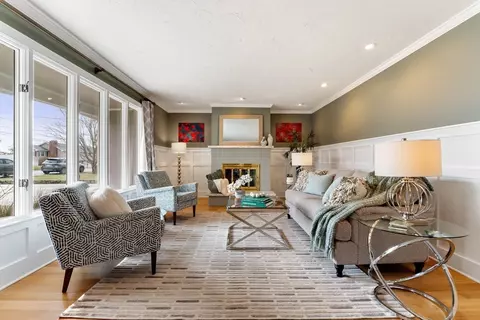 Living - 25 Crest Rd, Framingham, MA 01702 photo 2 of 5