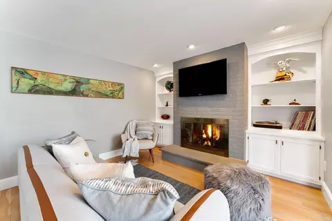 Bedroom - 25 Crest Rd, Framingham, MA 01702 photo 1 of 4