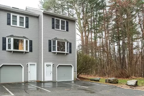 115 Tennis Plaza Rd #16, Dracut, MA 01826