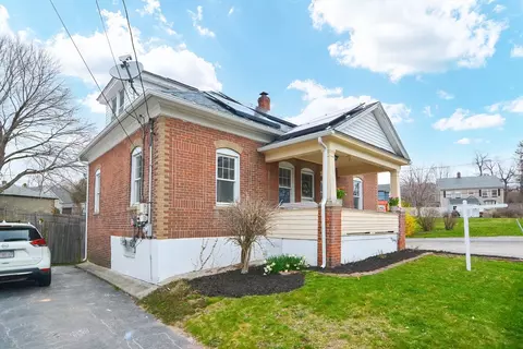 47 1st St, Webster, MA 01570