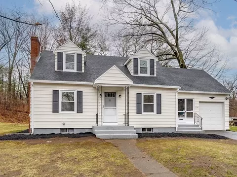 1174 Liberty St, Springfield, MA 01104