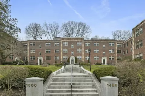 1490 Beacon St #1A, Brookline, MA 02446
