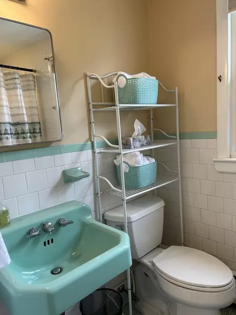 Bath - 2 Prentiss Rd, Danvers, MA 01923 photo 1 of 4