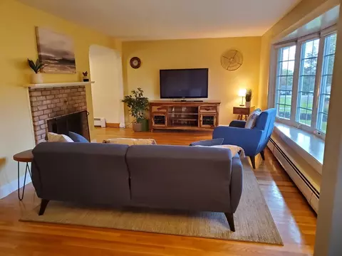 Living - 2 Prentiss Rd, Danvers, MA 01923 photo 1 of 2