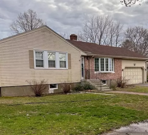 Exterior - 2 Prentiss Rd, Danvers, MA 01923 photo 2 of 5