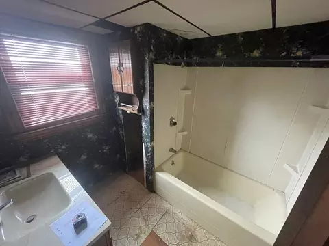 Bath - 32 Eagle St, Ware, MA 01082 photo 3 of 4