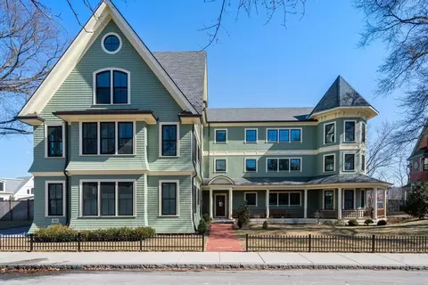 16 Everett St #202, Jamaica Plain, MA 02130
