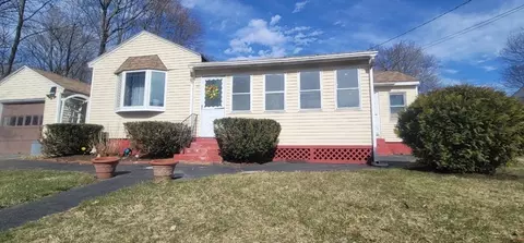 59 Champlain St, Dracut, MA 01826
