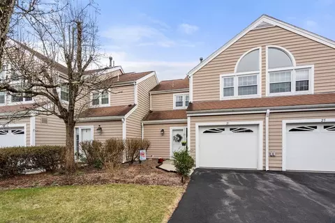 27 Clear Pond #27, Walpole, MA 02081