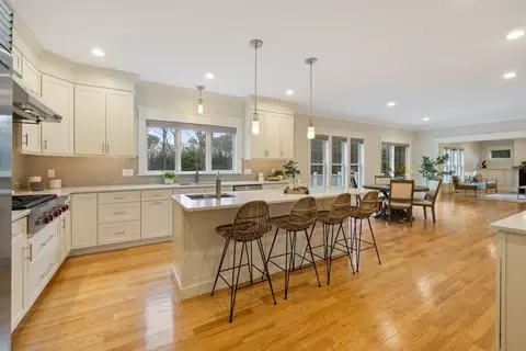 87 North St, Lexington, MA 02420