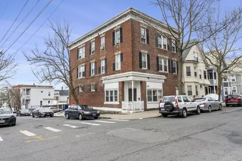 42 Harbor St, Salem, MA 01970