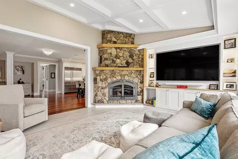 365 East St, Hingham, MA 02043 photo 11