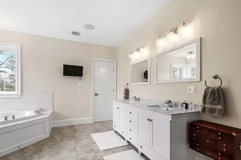 365 East St, Hingham, MA 02043 photo 23