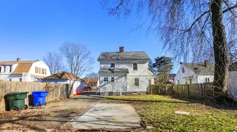 76 Athol St, Springfield, MA 01107 photo 12