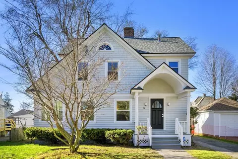 76 Athol St, Springfield, MA 01107 photo 2