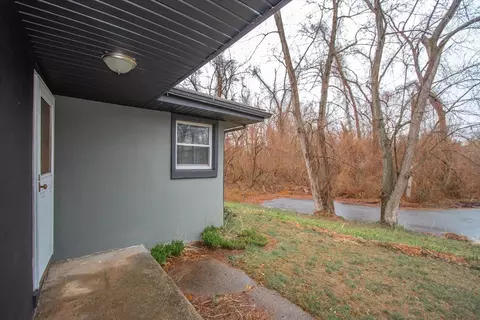Exterior - 96 Almira Rd, Springfield, MA 01119 photo 5 of 7