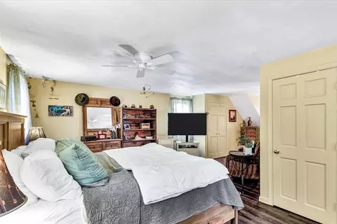 Bedroom - 61 Cayuga Ave, Mashpee, MA 02649 photo 6 of 11