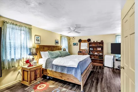 Bedroom - 61 Cayuga Ave, Mashpee, MA 02649 photo 4 of 11