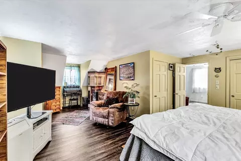 Bedroom - 61 Cayuga Ave, Mashpee, MA 02649 photo 7 of 11