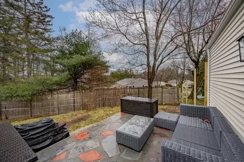Exterior - 384 Forest Hills Rd, Springfield, MA 01128 photo 2 of 8