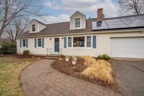 Exterior - 384 Forest Hills Rd, Springfield, MA 01128 photo 8 of 8