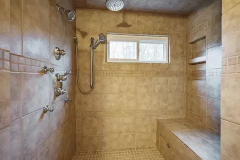 Bath - 384 Forest Hills Rd, Springfield, MA 01128 photo 2 of 3