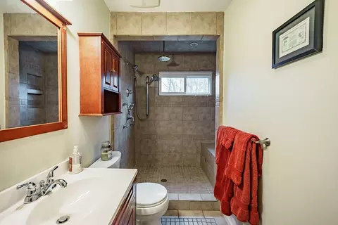 Bath - 384 Forest Hills Rd, Springfield, MA 01128 photo 1 of 3