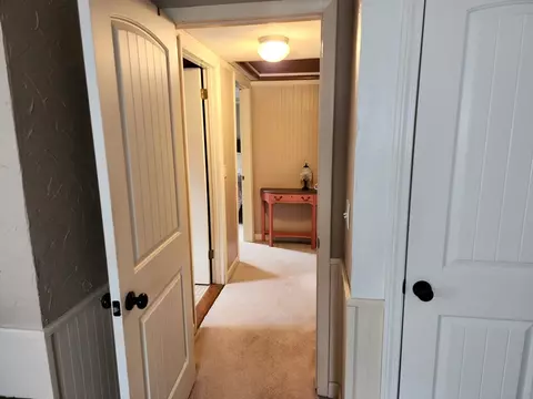 Entry Way - 49 Edward Rd, Townsend, MA 01469 photo 6 of 7