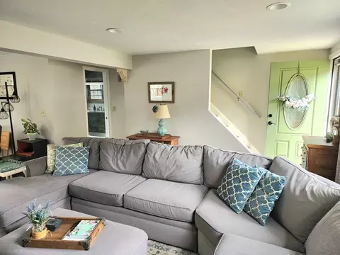 Living - 49 Edward Rd, Townsend, MA 01469 photo 1 of 7