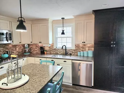 Kitchen - 49 Edward Rd, Townsend, MA 01469 photo 5 of 6