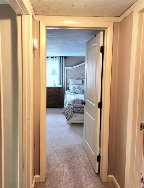 Entry Way - 49 Edward Rd, Townsend, MA 01469 photo 5 of 7