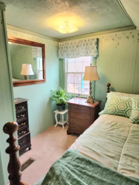 Bedroom - 49 Edward Rd, Townsend, MA 01469 photo 4 of 6