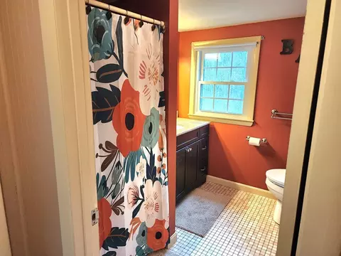 Bath - 49 Edward Rd, Townsend, MA 01469 photo 5 of 6