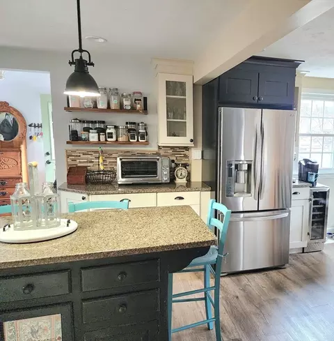 Kitchen - 49 Edward Rd, Townsend, MA 01469 photo 3 of 6