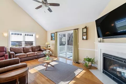 28 Whitman Bailey Dr #28, Auburn, MA 01501