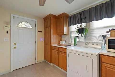 Kitchen - 62 Sylvester St, Springfield, MA 01101 photo 3 of 7