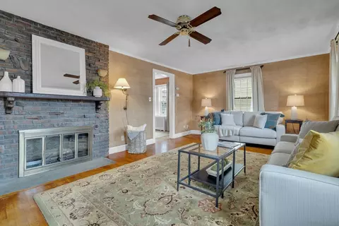 Living - 36 Fairview Rd, Stoneham, MA 02180 photo 3 of 4