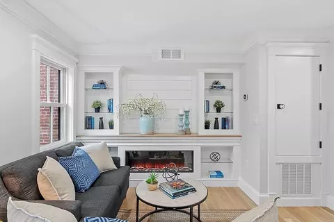 24 Center St #D, Newburyport, MA 01950