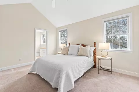Bedroom - 10 Jay Dr, Framingham, MA 01701 photo 2 of 4